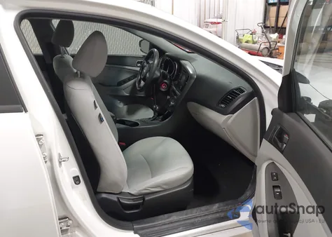 2015 Kia Optima Lx z USA, uszkodzony, nr VIN KNAGM4A77F5554117